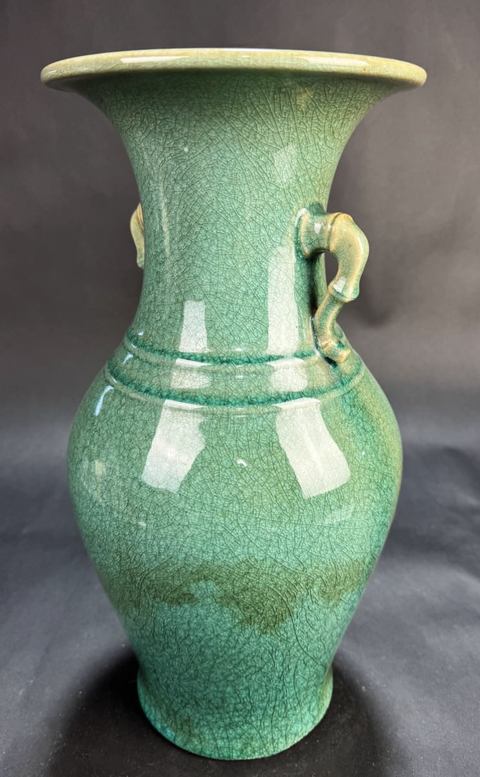 古玩陶瓷綠哥釉雙耳瓶真品鑒賞圖