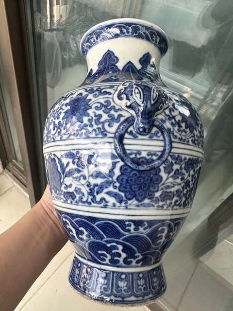 古玩陶瓷雙鋪首青花尊真品鑒賞圖