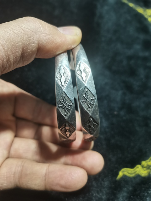 古玩雜項老銀手鐲一對真品鑒賞圖