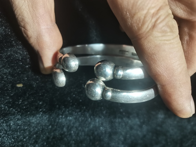 古玩雜項老銀手鐲一對真品鑒賞圖