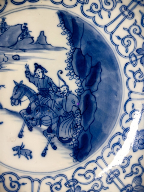古玩陶瓷青花狩獵圖盤真品鑒賞圖