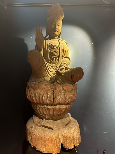 古玩雜項木雕無畏（開手）觀音（老木改裝新雕）真品鑒賞圖