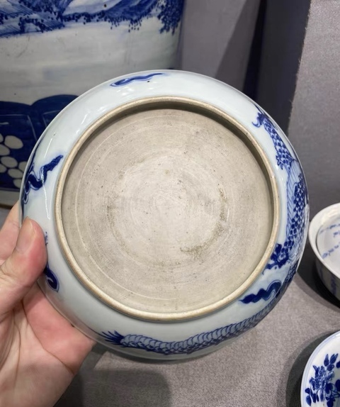 古玩陶瓷清雍正青花過(guò)墻龍紋盤真品鑒賞圖