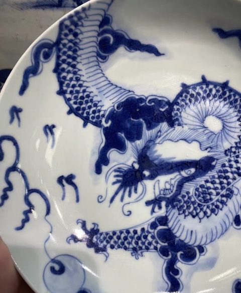 古玩陶瓷清雍正青花過(guò)墻龍紋盤真品鑒賞圖