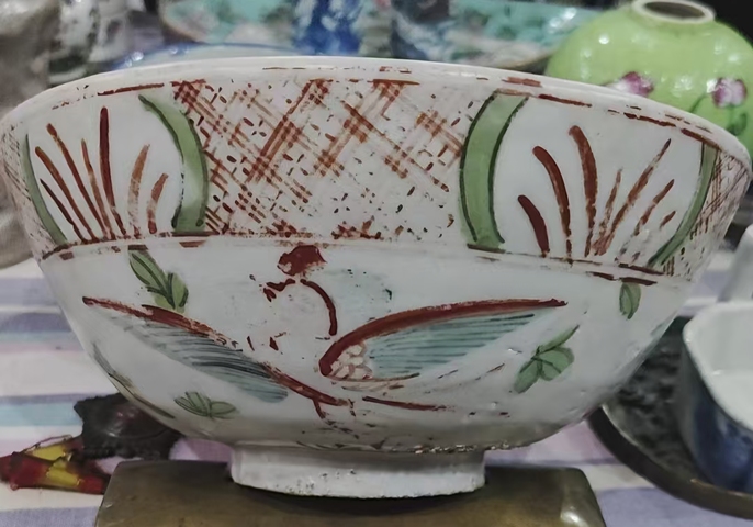 古玩陶瓷青花紅綠彩碗真品鑒賞圖