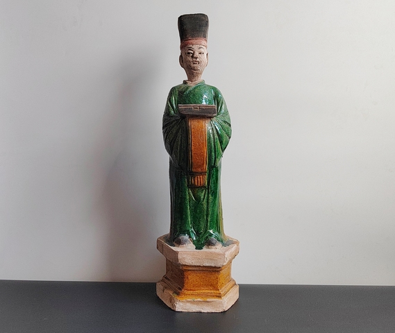 古玩陶瓷明三彩人物俑真品鑒賞圖