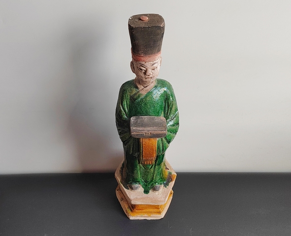 古玩陶瓷明三彩人物俑真品鑒賞圖