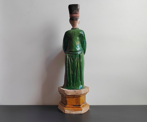 古玩陶瓷明三彩人物俑真品鑒賞圖