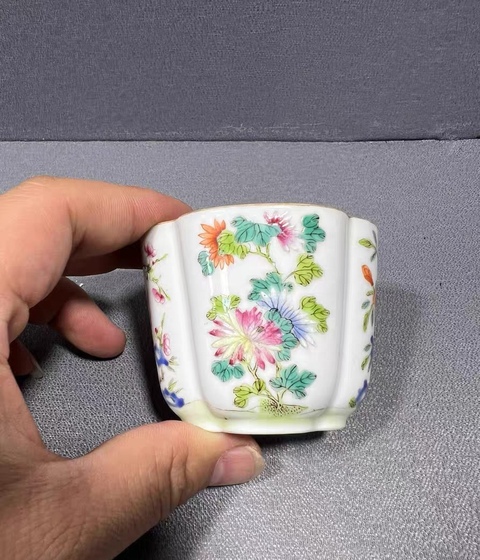 古玩陶瓷粉彩海棠杯真品鑒賞圖