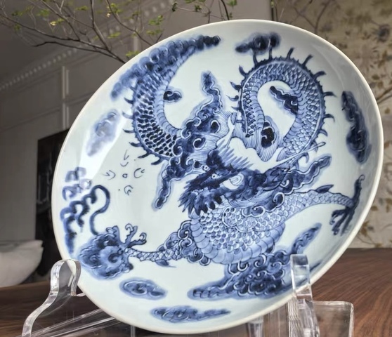 古玩陶瓷青花龍紋盤真品鑒賞圖