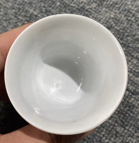 古玩陶瓷礬紅雙龍戲珠紋鈴鐺杯真品鑒賞圖