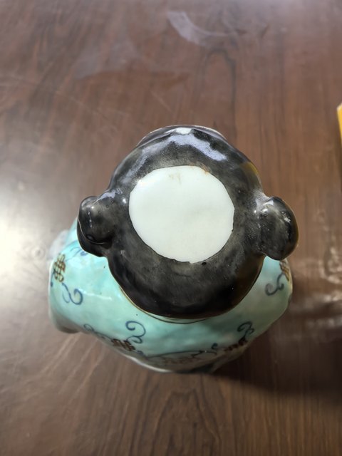 古玩陶瓷粉彩人物塑像真品鑒賞圖