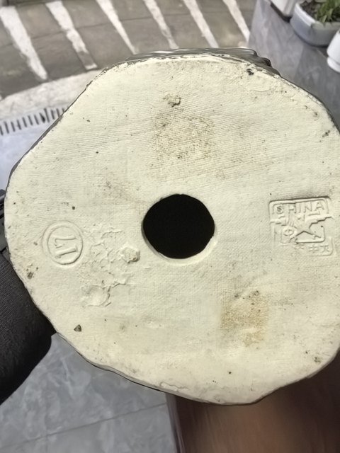 古玩陶瓷粉彩人物塑像真品鑒賞圖