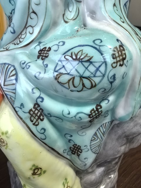 古玩陶瓷粉彩人物塑像真品鑒賞圖