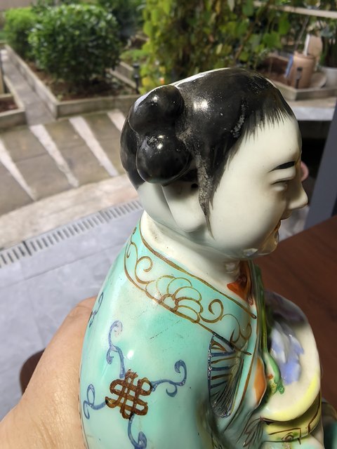 古玩陶瓷粉彩人物塑像真品鑒賞圖