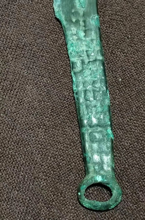 古玩銅器小刀真品鑒賞圖