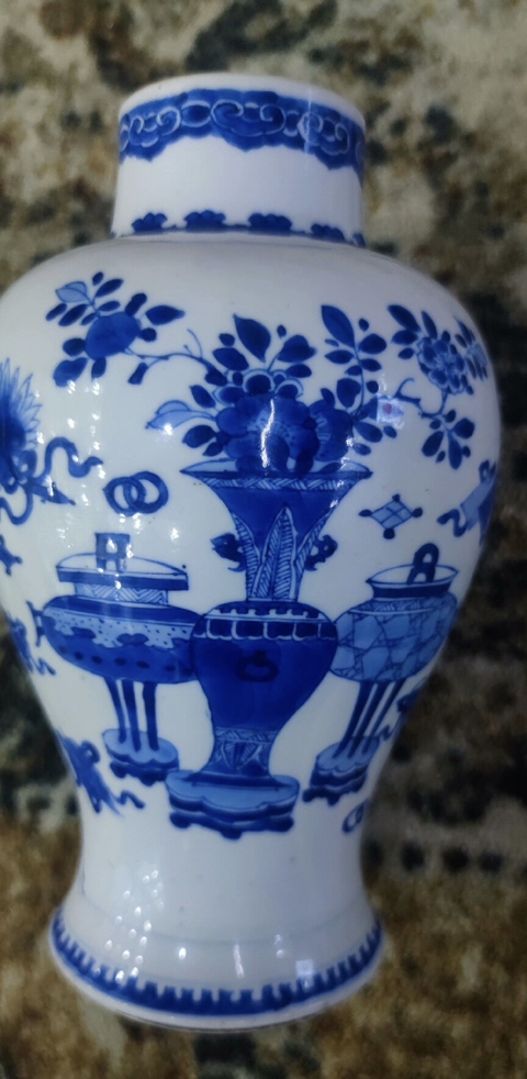 古玩陶瓷康熙青花瓶真品鑒賞圖