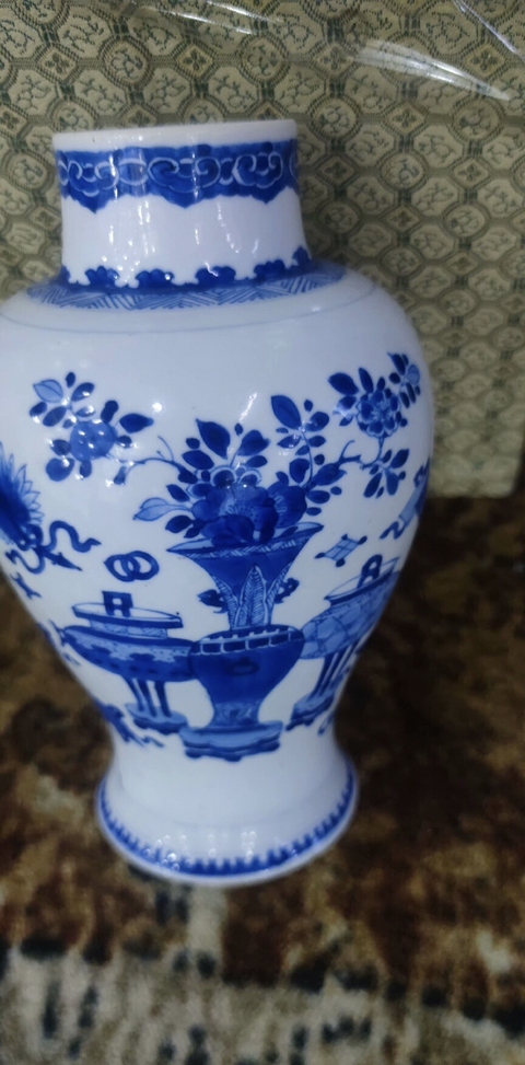 古玩陶瓷康熙青花瓶真品鑒賞圖