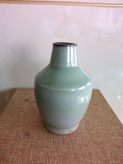 古玩陶瓷館藏級精品北宋龍泉粉青釉棒槌瓶拍賣，當前價格5980元