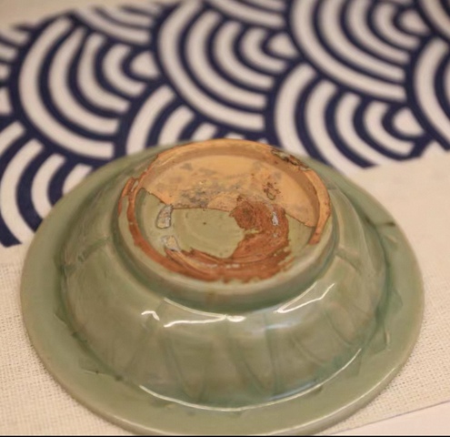 古玩陶瓷 龍泉窯青釉模印雙魚紋折沿洗真品鑒賞圖