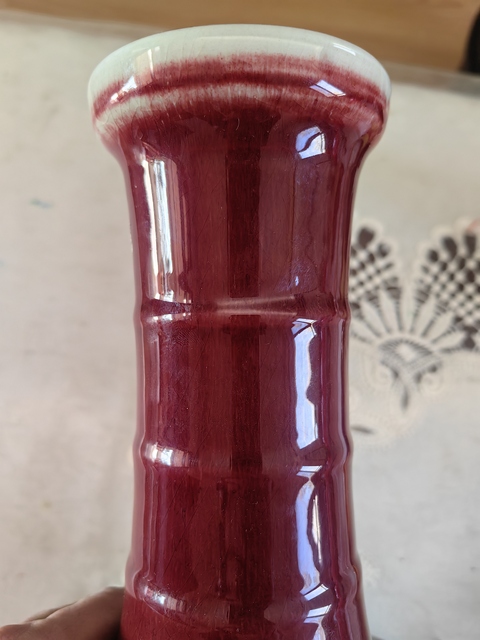 古玩陶瓷紅釉瓶真品鑒賞圖