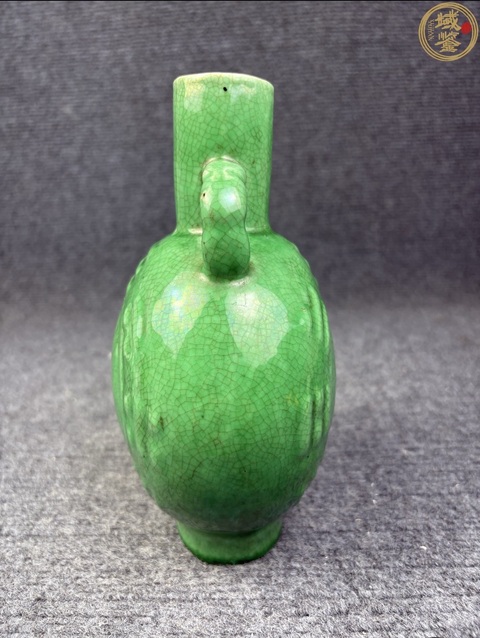 古玩陶瓷綠哥釉模印八卦紋抱月瓶真品鑒賞圖