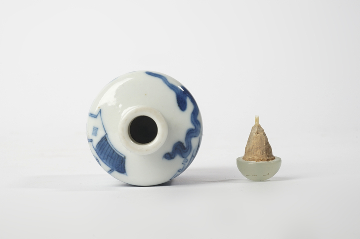 古玩陶瓷清晚期·青花釉里紅二里溝故事紋鼻煙壺真品鑒賞圖