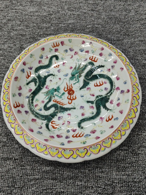 古玩陶瓷粉彩盤真品鑒賞圖