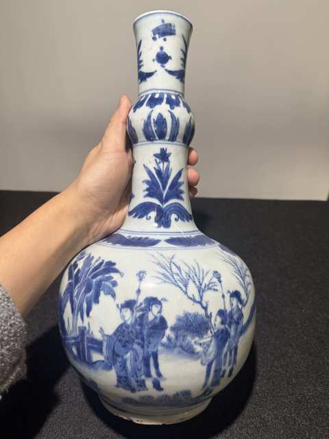 古玩陶瓷青花瓶真品鑒賞圖