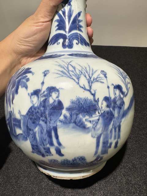 古玩陶瓷青花瓶真品鑒賞圖