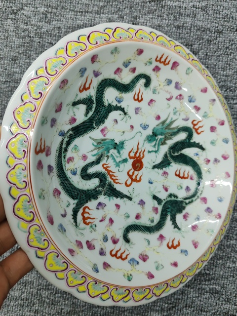 古玩陶瓷粉彩盤真品鑒賞圖