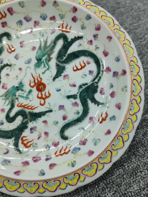 古玩陶瓷粉彩盤真品鑒賞圖