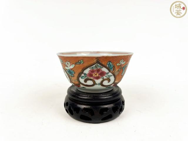 古玩陶瓷雍正礬紅描金粉彩杯真品鑒賞圖