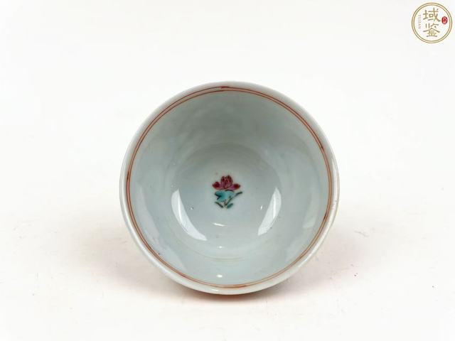 古玩陶瓷雍正礬紅描金粉彩杯真品鑒賞圖