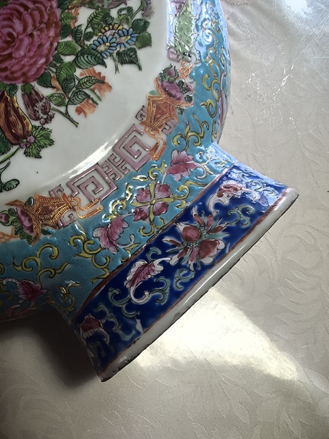 古玩陶瓷廣彩抱月瓶真品鑒賞圖