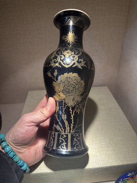 古玩陶瓷烏金釉描金花卉紋觀音瓶真品鑒賞圖