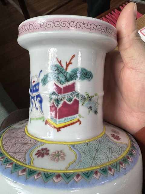 古玩陶瓷刀馬人粉彩棒槌瓶真品鑒賞圖