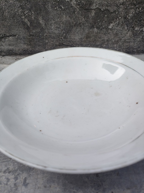 古玩陶瓷民國胭脂紅彩山水紋盤真品鑒賞圖