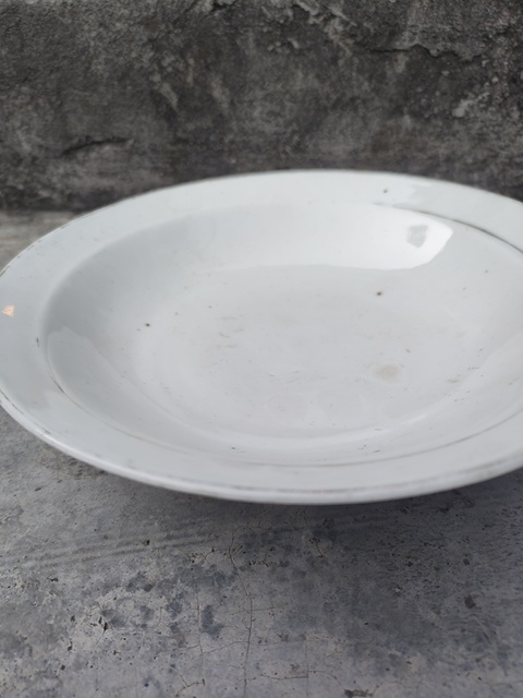 古玩陶瓷民國胭脂紅彩山水紋盤真品鑒賞圖