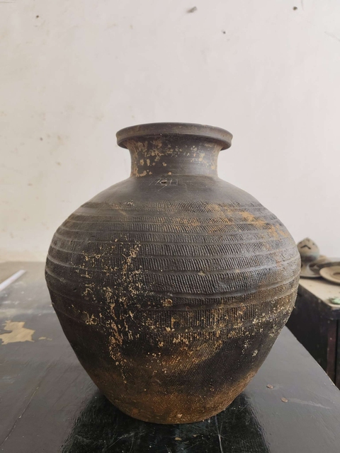 古玩陶瓷灰陶繩紋盤(pán)口瓶真品鑒賞圖