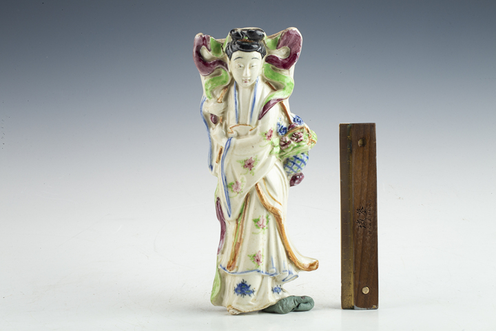 古玩陶瓷民國·粉彩八仙人物塑像壁瓶拍賣，當(dāng)前價格188元