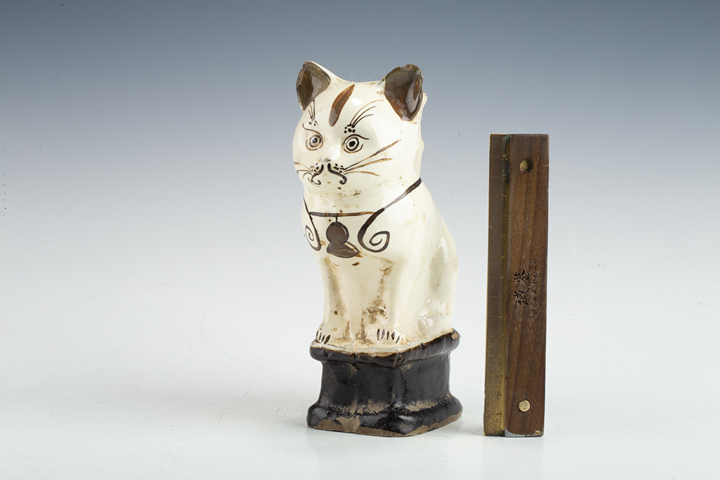 古玩陶瓷清·白釉褐彩貓燭臺
拍賣，當(dāng)前價格0元