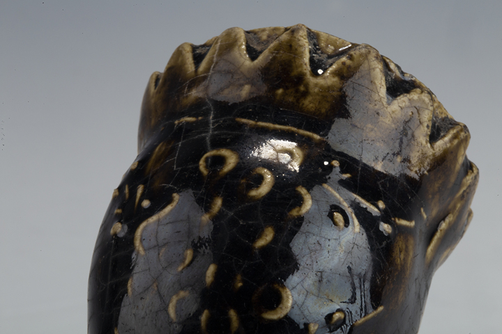 古玩陶瓷清·醬釉模印花卉紋油燈
拍賣，當前價格0元