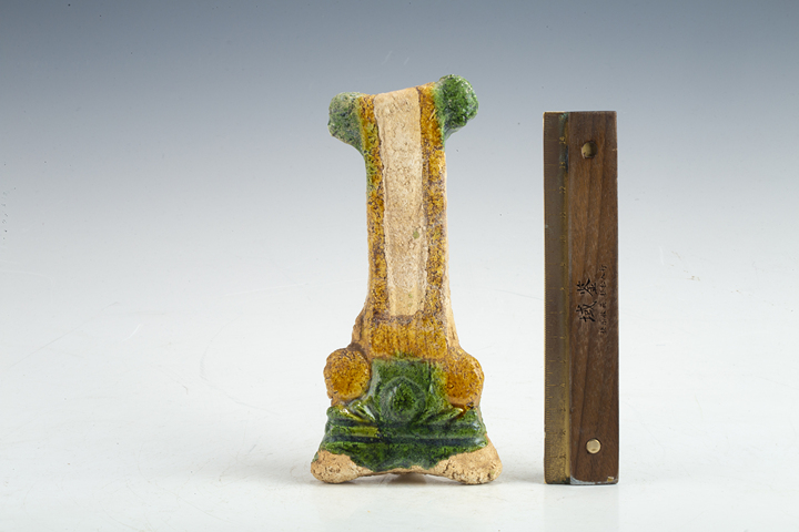 古玩陶瓷明·三彩毛巾架拍賣，當(dāng)前價(jià)格188元