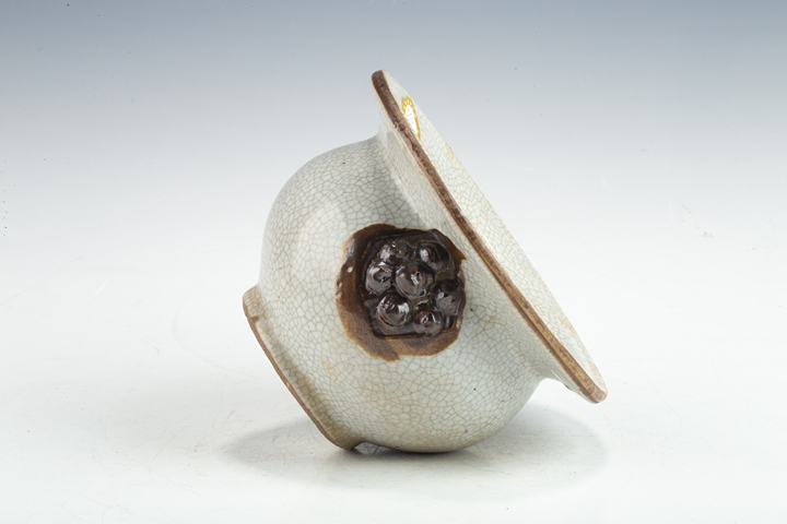 古玩陶瓷清早·哥釉雙耳爐
拍賣，當前價格0元