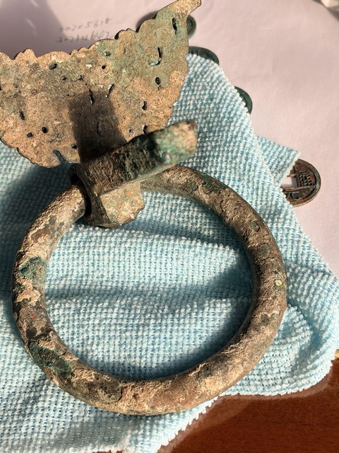 古玩銅器蟠螭紋銅鋪手真品鑒賞圖