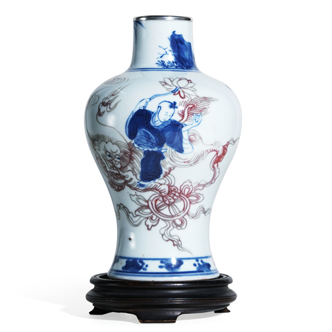 古玩陶瓷清康熙 青花釉里紅持荷童子瓶真品鑒賞圖