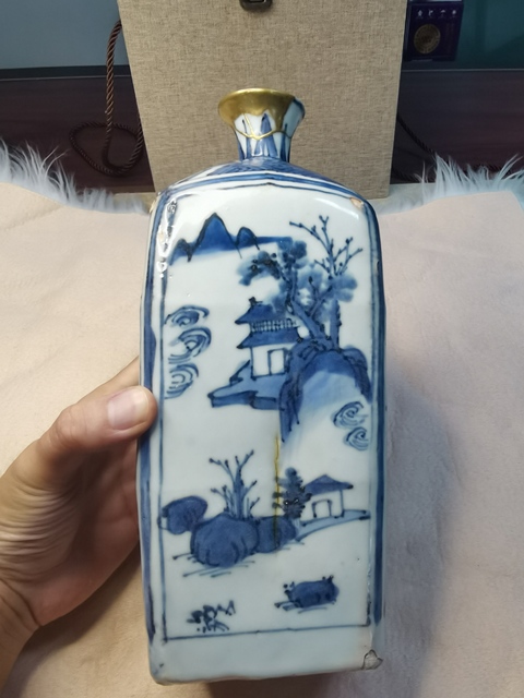 古玩陶瓷明晚期 青花山水人物紋四方瓶真品鑒賞圖