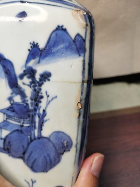 古玩陶瓷明晚期 青花山水人物紋四方瓶真品鑒賞圖