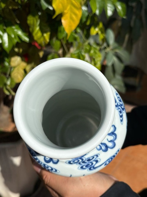 古玩陶瓷龍紋青花瓶真品鑒賞圖